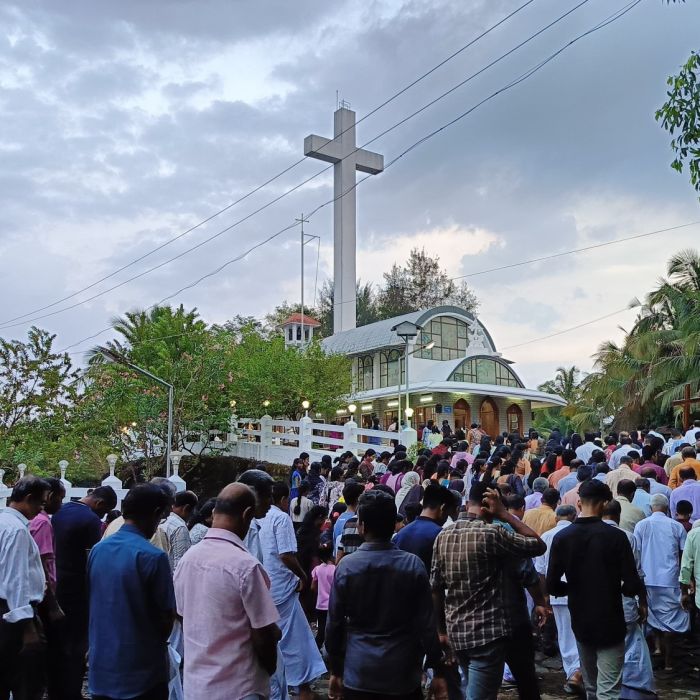 അരുവിത്തുറ വല്ല്യച്ചൻ മലയിലേക്ക് തീർത്ഥാടക പ്രവാഹം. വലിയ നോമ്പ് തീർത്ഥാടനത്തിന് ആരംഭം.